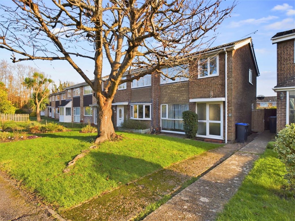 3 bed semidetached house for sale in Juniper Walk, ShorehamBySea BN43, £400,000 Zoopla