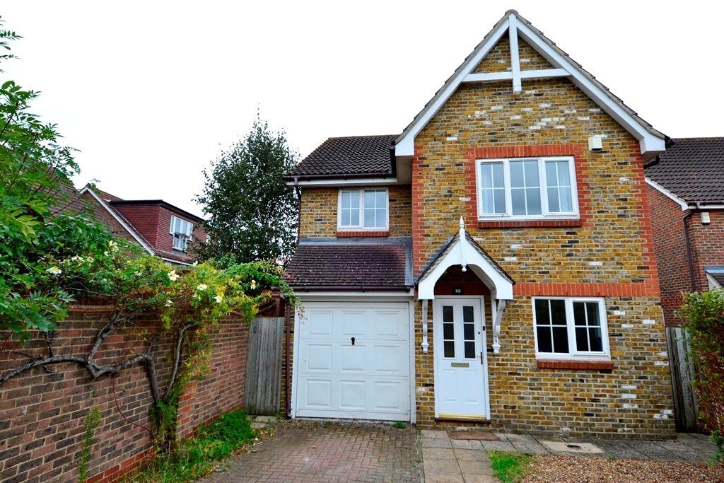 4 bed detached house to rent in Northweald Lane, Kingston Upon Thames
