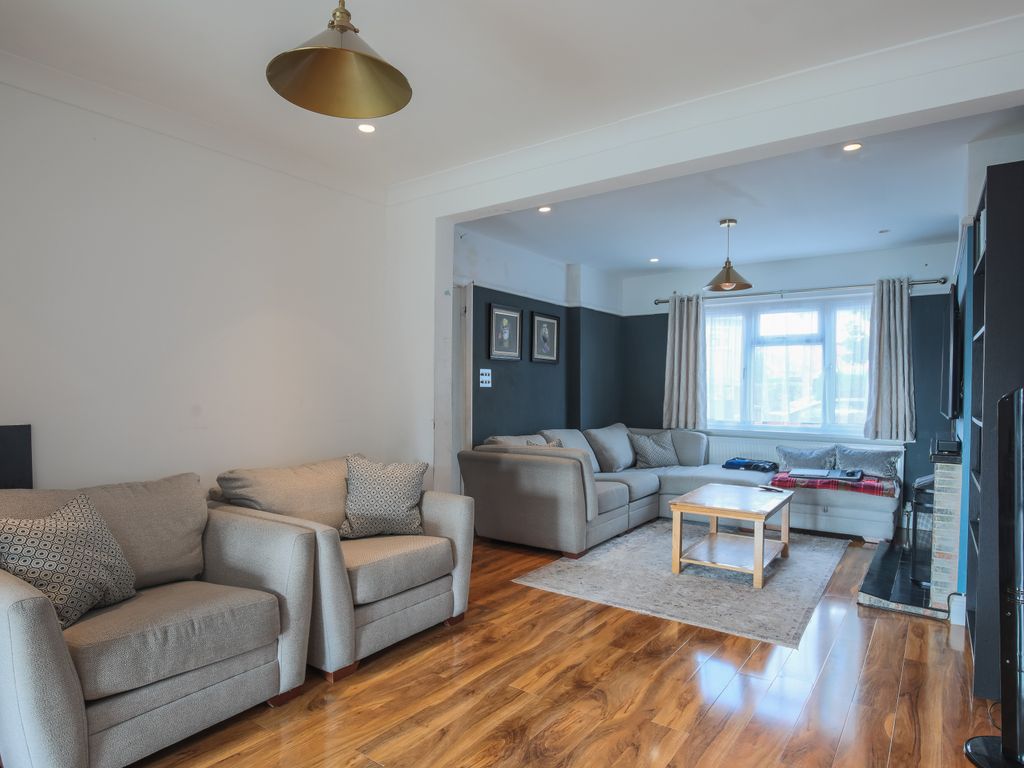 4 bed semidetached house for sale in Weymouth Road, Hayes UB4, £