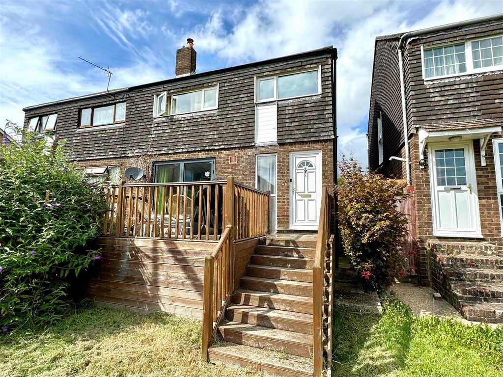3 bed semidetached house for sale in Batchelor Green, Bursledon