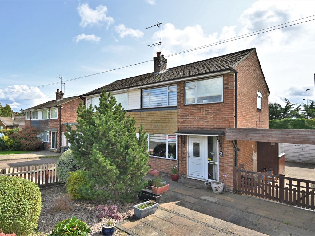 3 bed semidetached house for sale in Olive Walk, Harrogate HG1, £