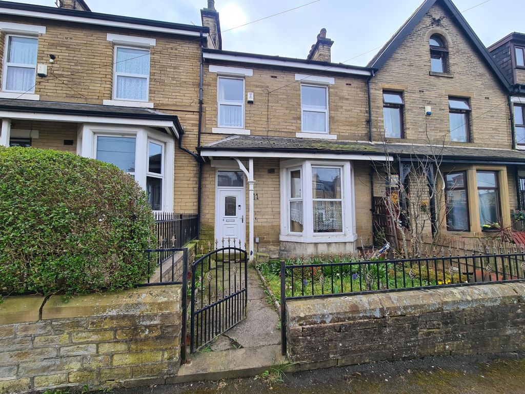4 bed terraced house for sale in Spring Place, Bradford, West Yorkshire