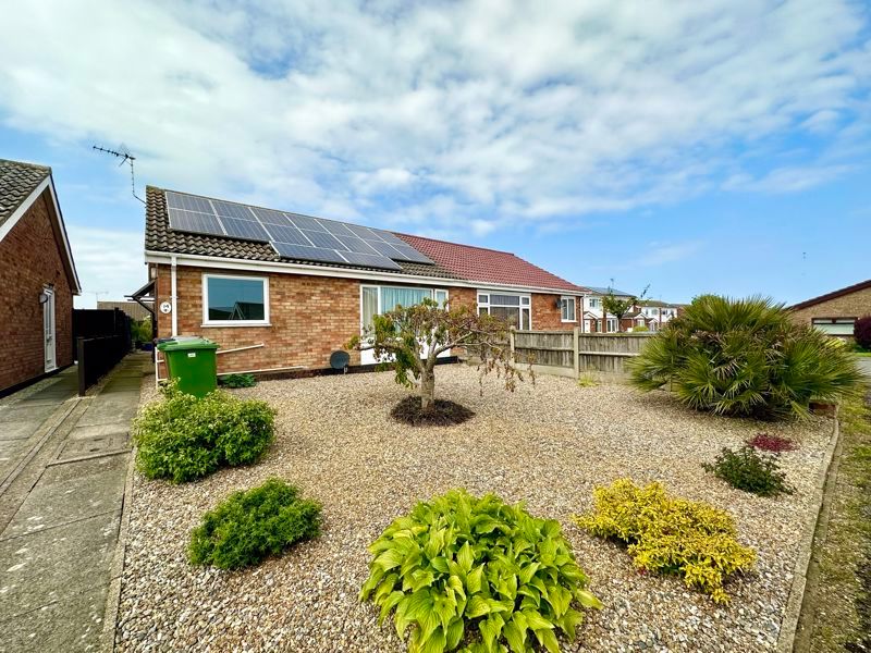 3 bed semidetached bungalow for sale in Marlborough Green Crescent