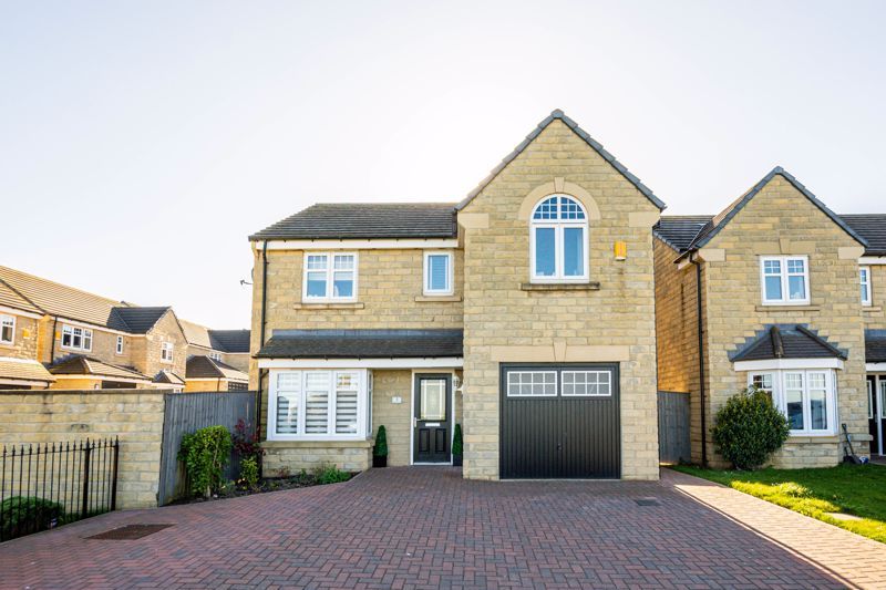 4 bed detached house for sale in 1 Farriers Way, Huddersfield HD3 Zoopla