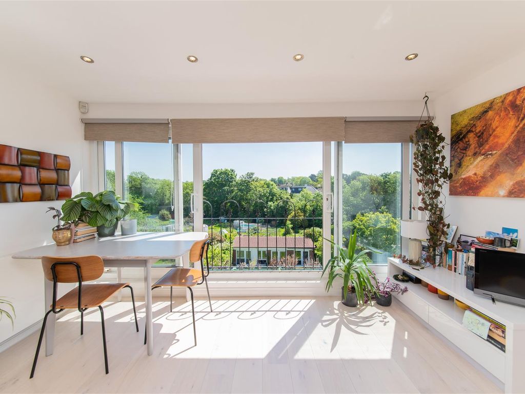 1 bed flat for sale in Holders Hill Road, Mill Hill, London NW7, £