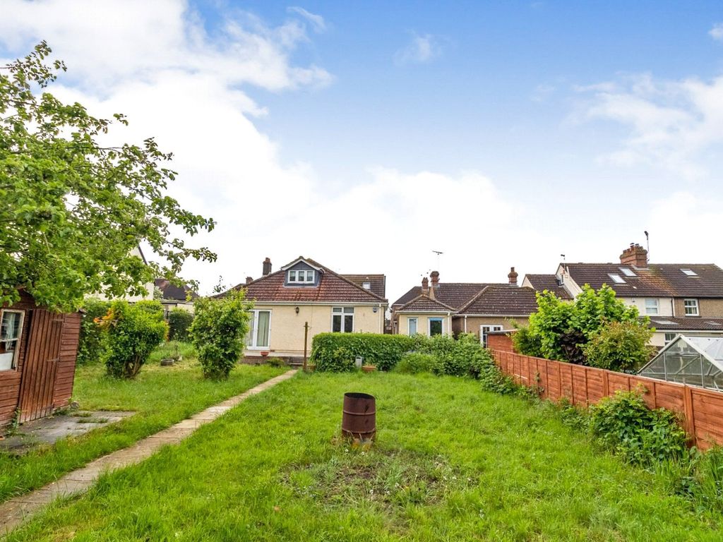 6 bed bungalow for sale in Stanbridge Road, Leighton Buzzard