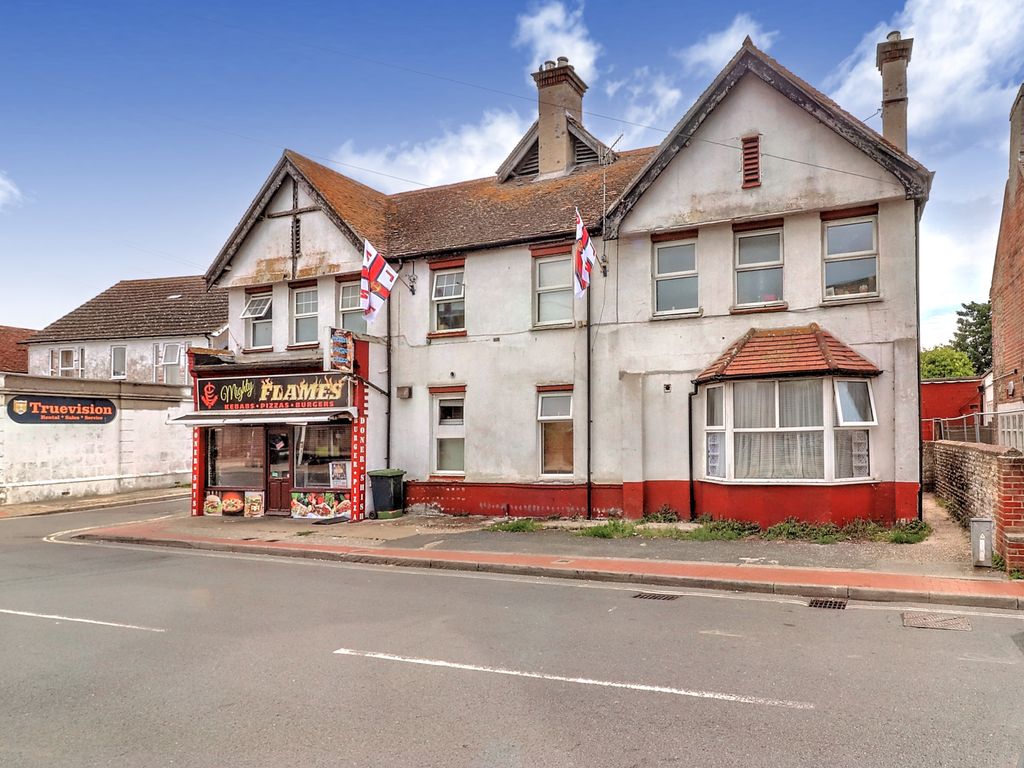 5 bed semidetached house for sale in High Street, Selsey, Chichester