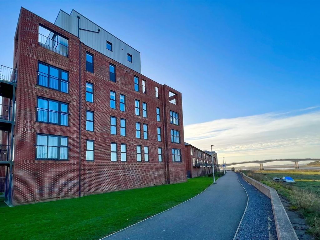 2 bed flat for sale in Taw Wharf, Sticklepath, Barnstaple EX31, £