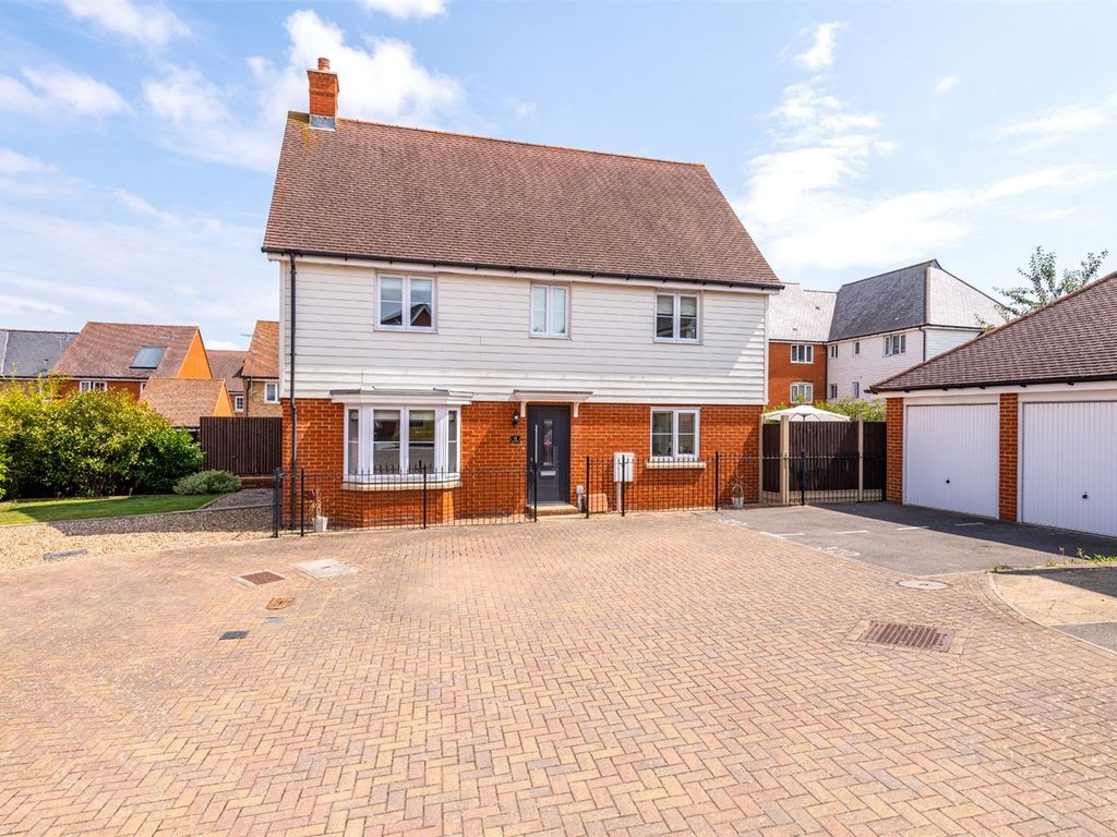 4 bed detached house for sale in Iris Drive, Sittingbourne ME10 Zoopla