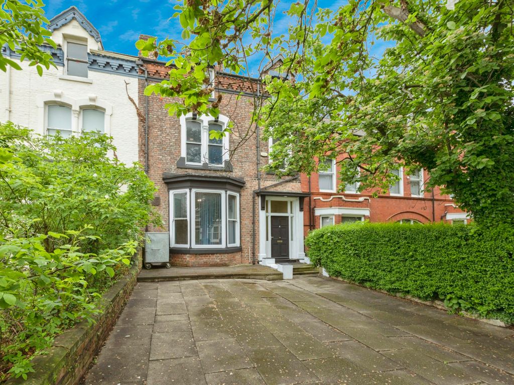 10 bed terraced house for sale in Yarm Road, StocktonOnTees TS18, £200,000 Zoopla