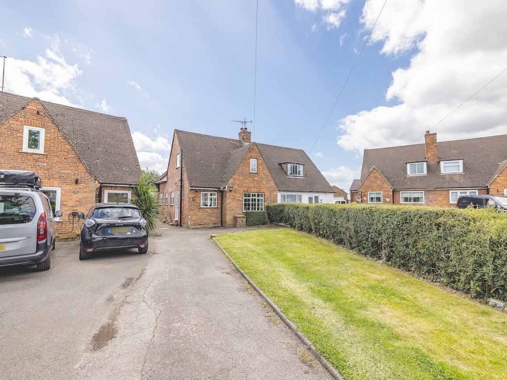 4 bed semidetached house for sale in Chequers Orchard, Iver SL0 Zoopla