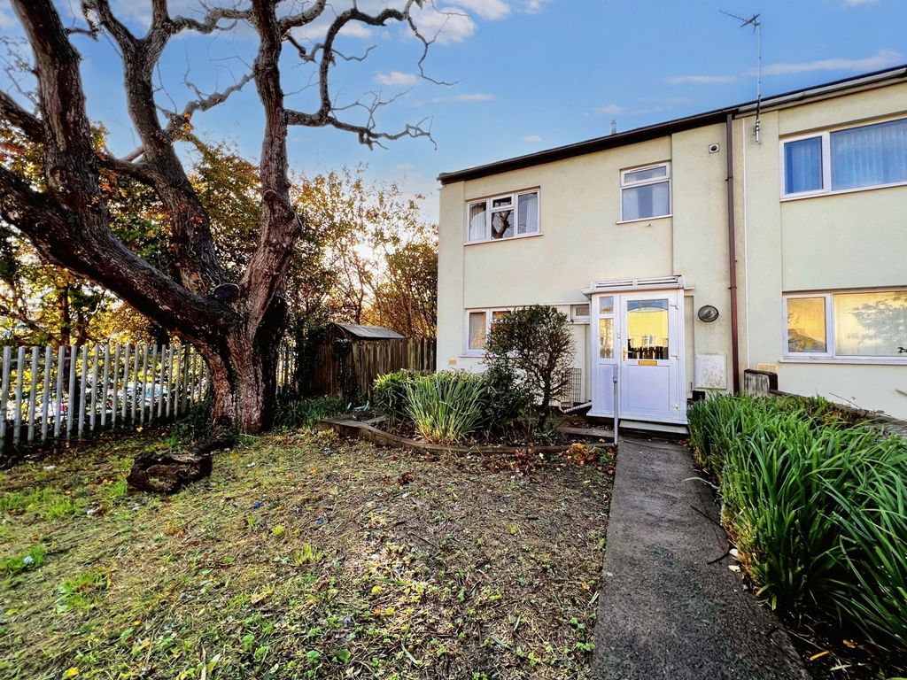 3 bed end terrace house for sale in Laugharne Court, Caldy Close, Barry