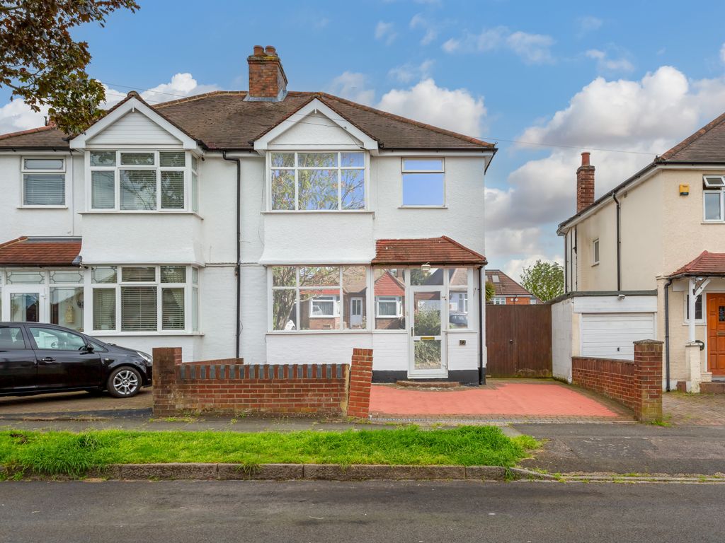 3 bed semidetached house for sale in Leonard Avenue, Morden SM4, £