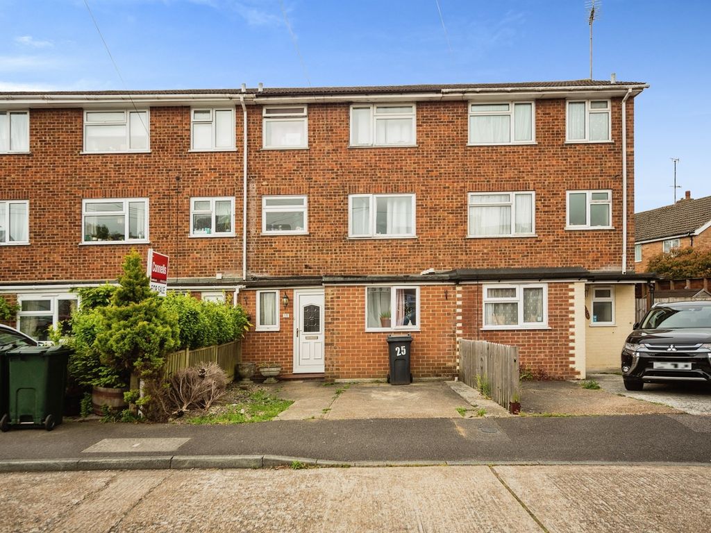 3 bed terraced house for sale in Swallowfield, Willesborough, Ashford