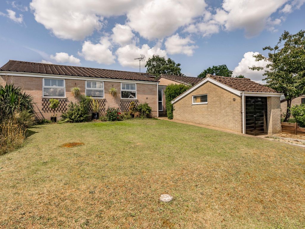 3 bed detached bungalow for sale in St. Michaels Way, Brundall, Norwich NR13, £325,000 Zoopla