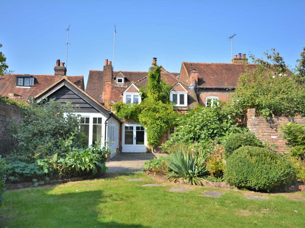 5 bed semidetached house to rent in Whielden Street, Amersham HP7, £