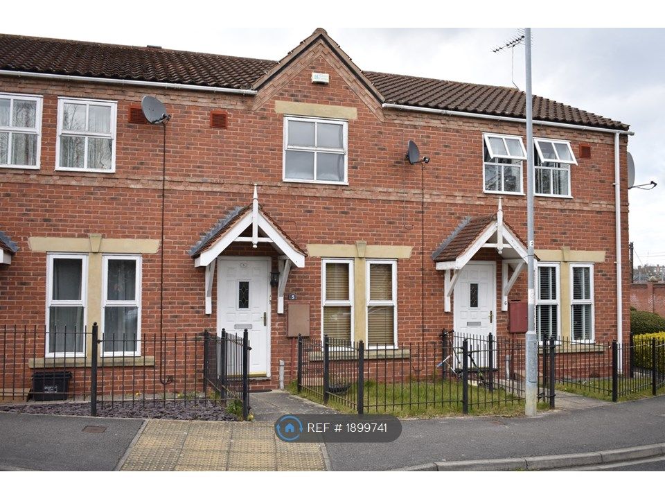 3 bed terraced house to rent in St. Pauls Mews, York YO24, £1,250 pcm