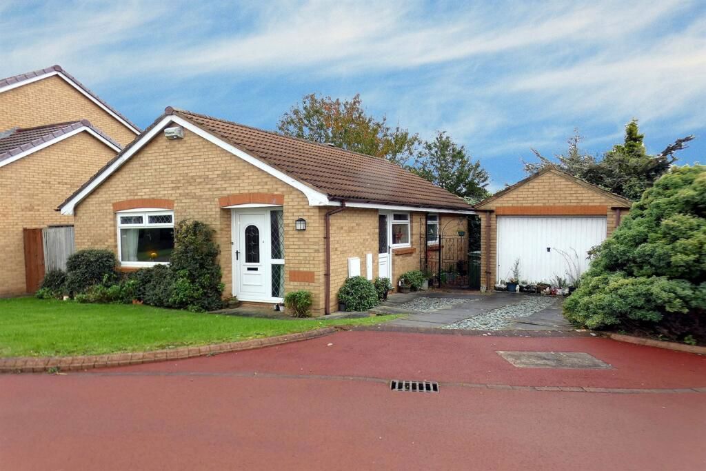 2 bed bungalow for sale in Earsdon Close, Norton, StocktonOnTees TS20, £220,000 Zoopla