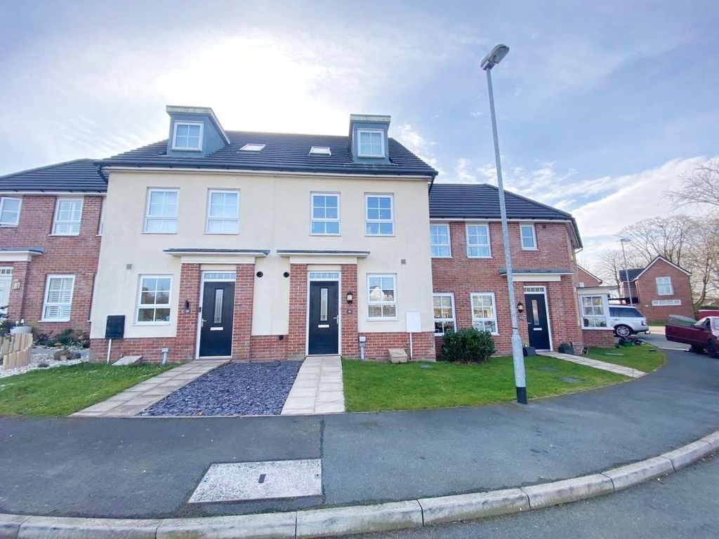 4 bed town house for sale in Townsend Drive, Buckshaw Village, Chorley