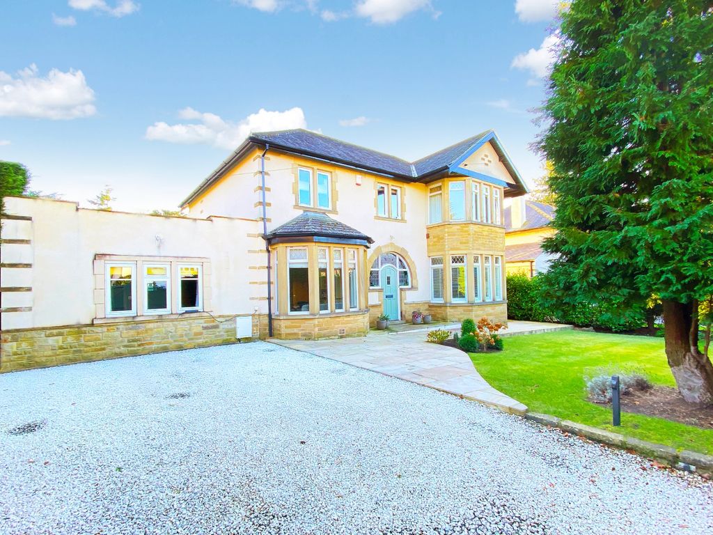 5 bed detached house for sale in Wheatlands Road East, Harrogate HG2, £