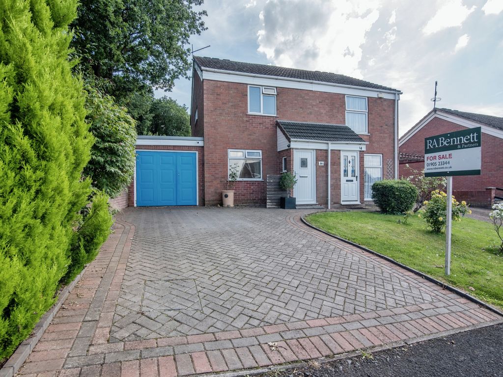 3 bed semidetached house for sale in Tweed Close, Worcester