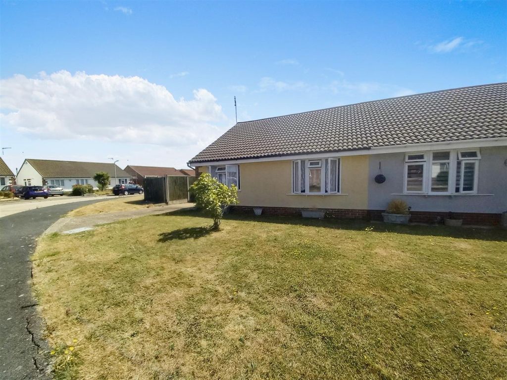 3 bed semidetached bungalow for sale in Hampton Gardens, Herne Bay CT6
