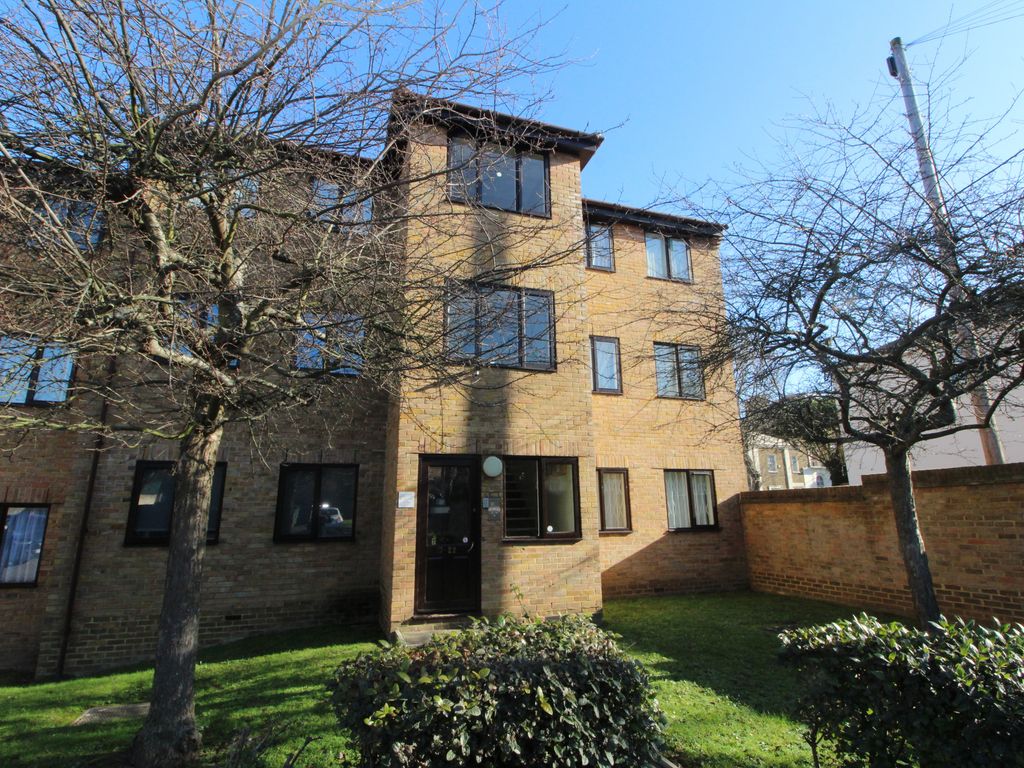 1 bed flat to rent in Rudgwick Court, Woodville Street SE18 Zoopla