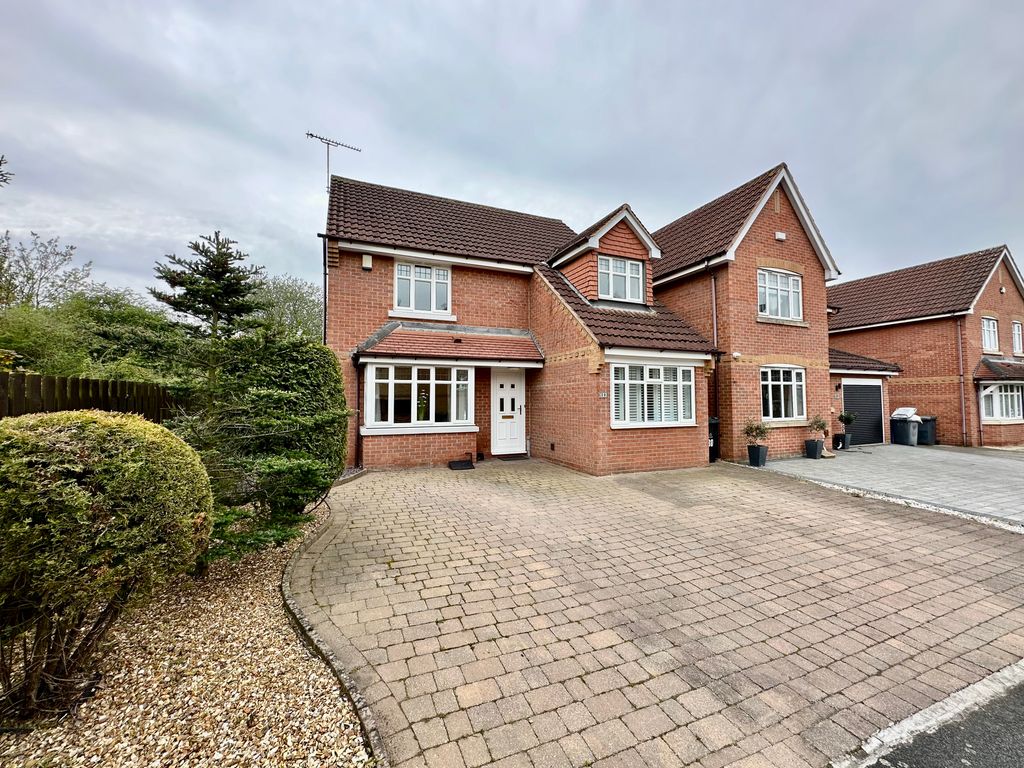 3 bed detached house for sale in Ecton Court, Kirk Sandall, Doncaster