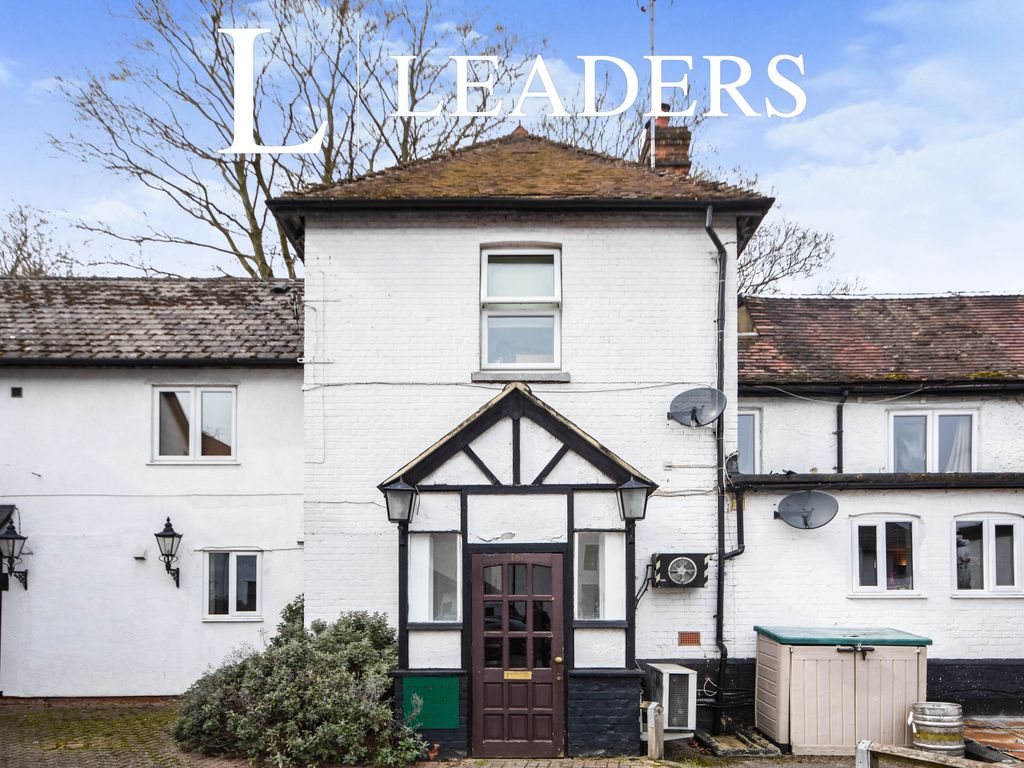 2 bed flat to rent in Pines Hill, Stansted CM24, £1,000 pcm Zoopla