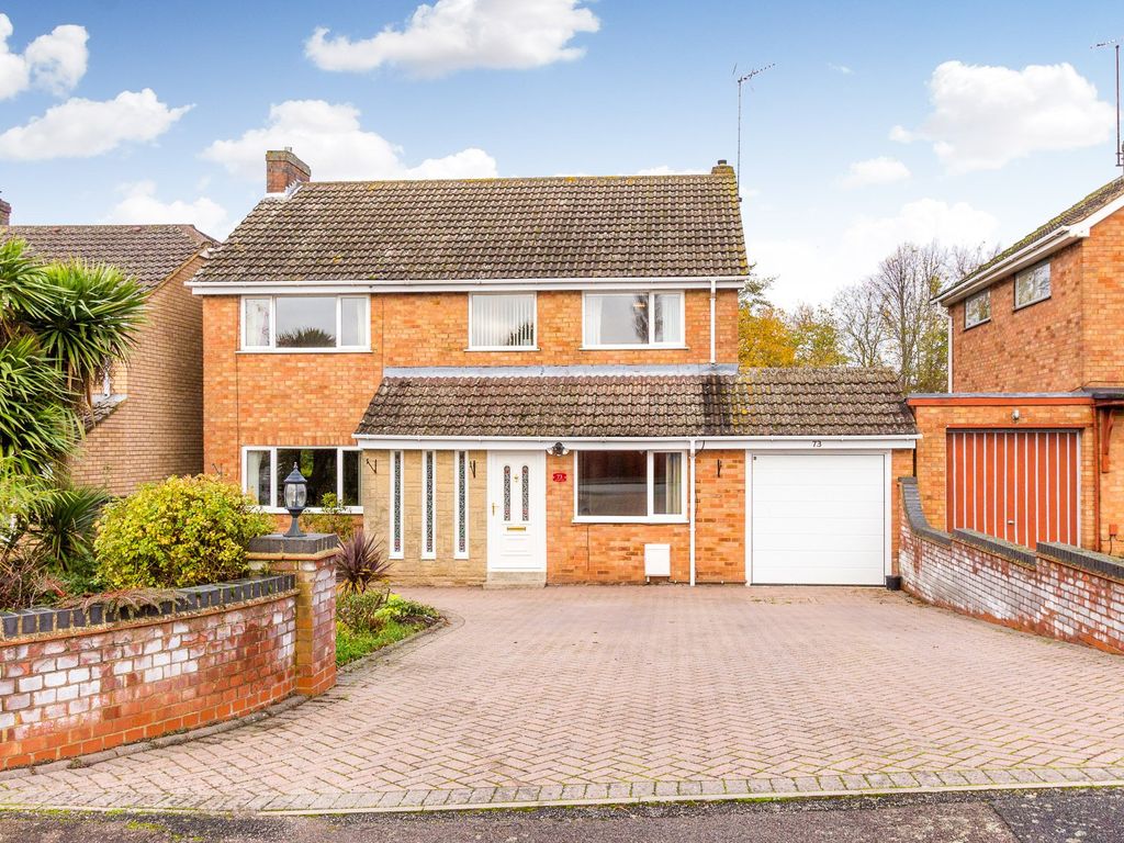 4 bed detached house for sale in Meadow View, Higham Ferrers, Rushden