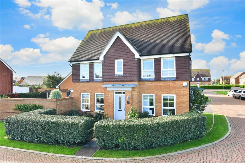 3 bed detached house for sale in Lunar Crescent, Selsey, West Sussex