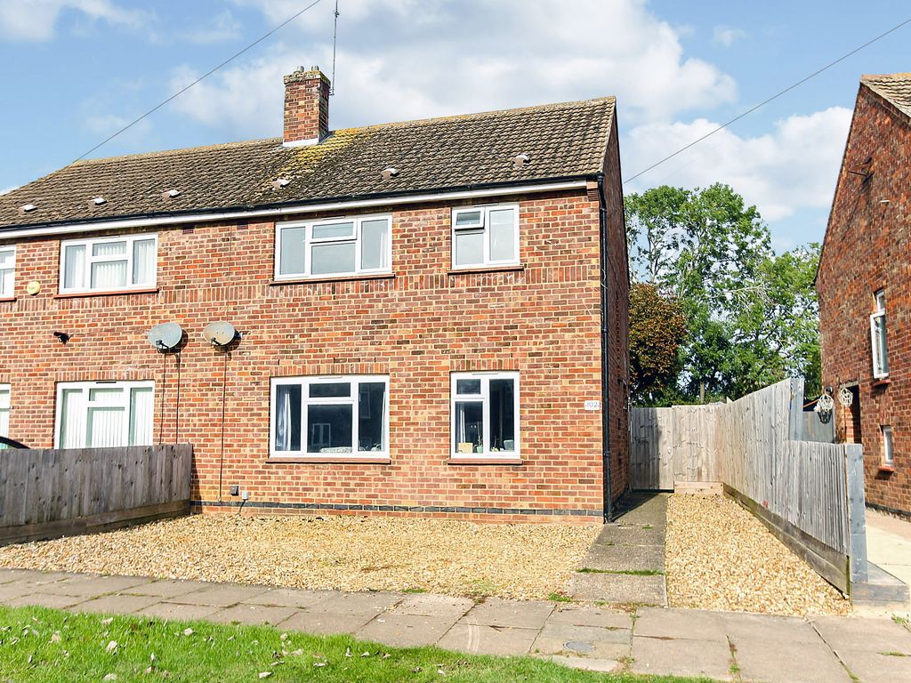 3 bed semidetached house for sale in Cowper Road, Wellingborough NN8