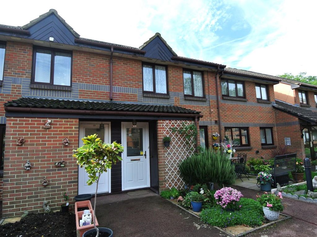 1 bed flat for sale in Berryscroft Road, Staines TW18 Zoopla
