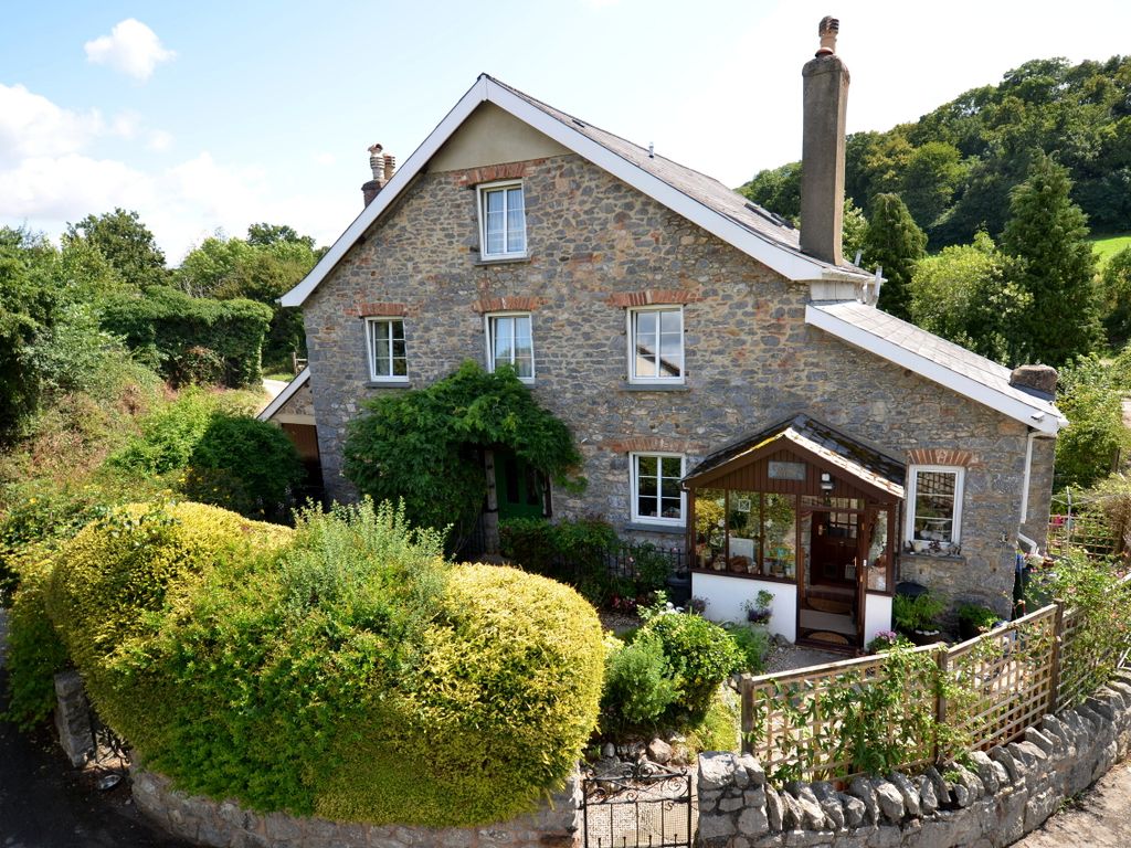 3 bed end terrace house for sale in Rock Road, Chudleigh, Newton Abbot