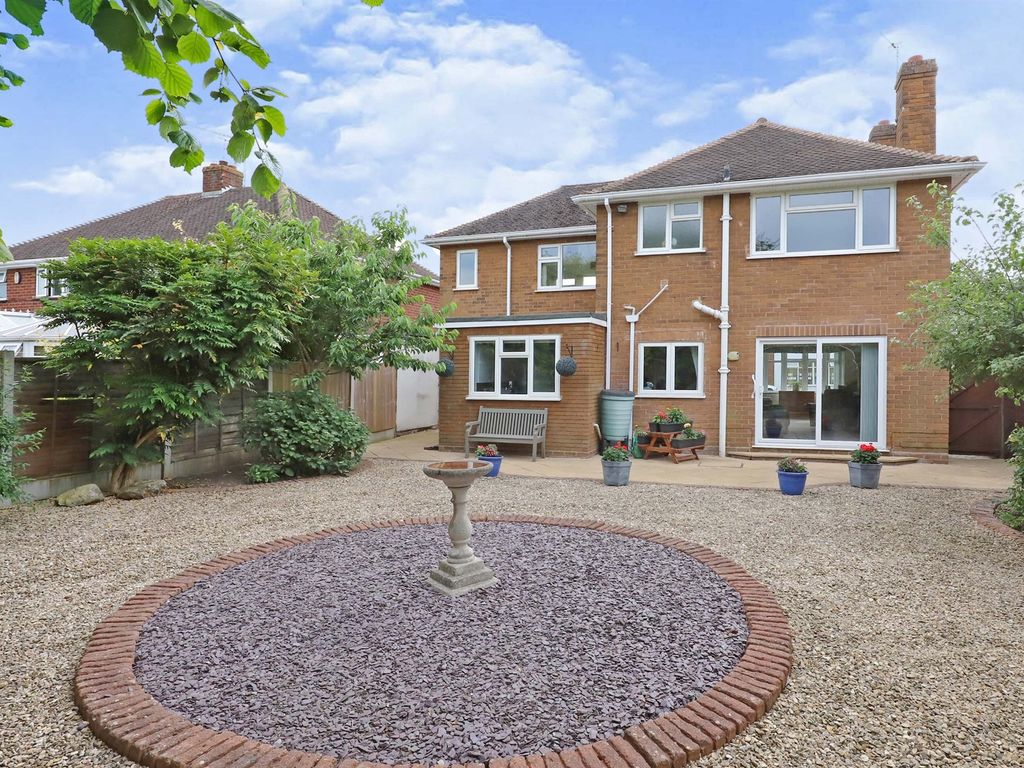 3 bed detached house for sale in Belton Avenue, Wednesfield