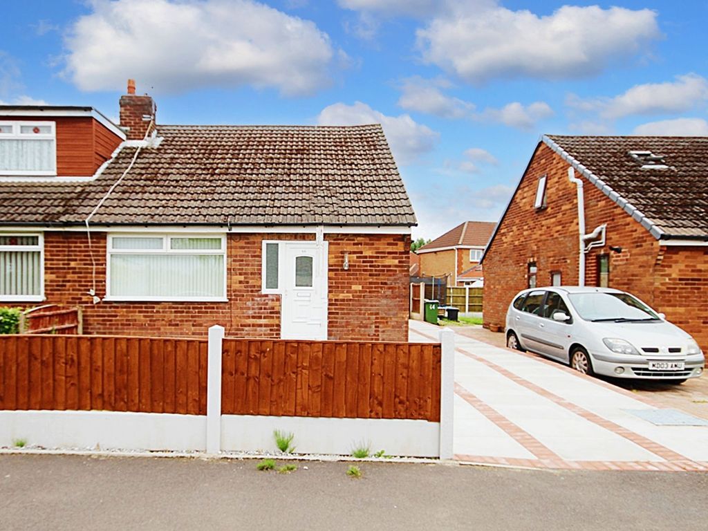 2 bed semidetached bungalow for sale in Belvedere Road, AshtonIn