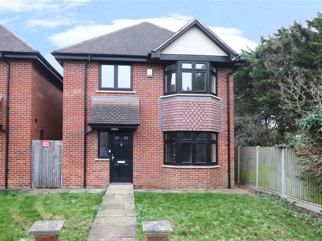 4 bed detached house for sale in Bullman Close, Bexleyheath, Kent DA7