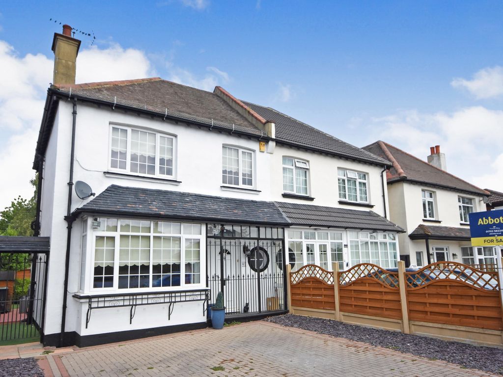3 bed semidetached house for sale in Station Road, Thorpe Bay, Essex