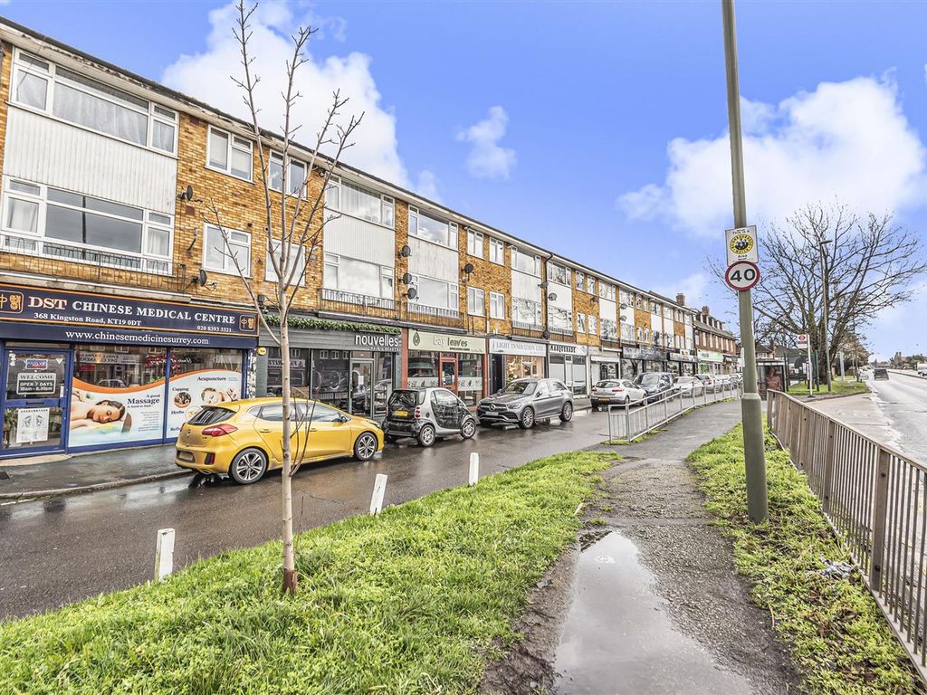 2 bed flat for sale in Kingston Road, Epsom KT19, £250,000 Zoopla