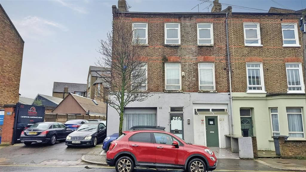 1 bed flat for sale in Kilburn Lane, London W10, £305,000 Zoopla