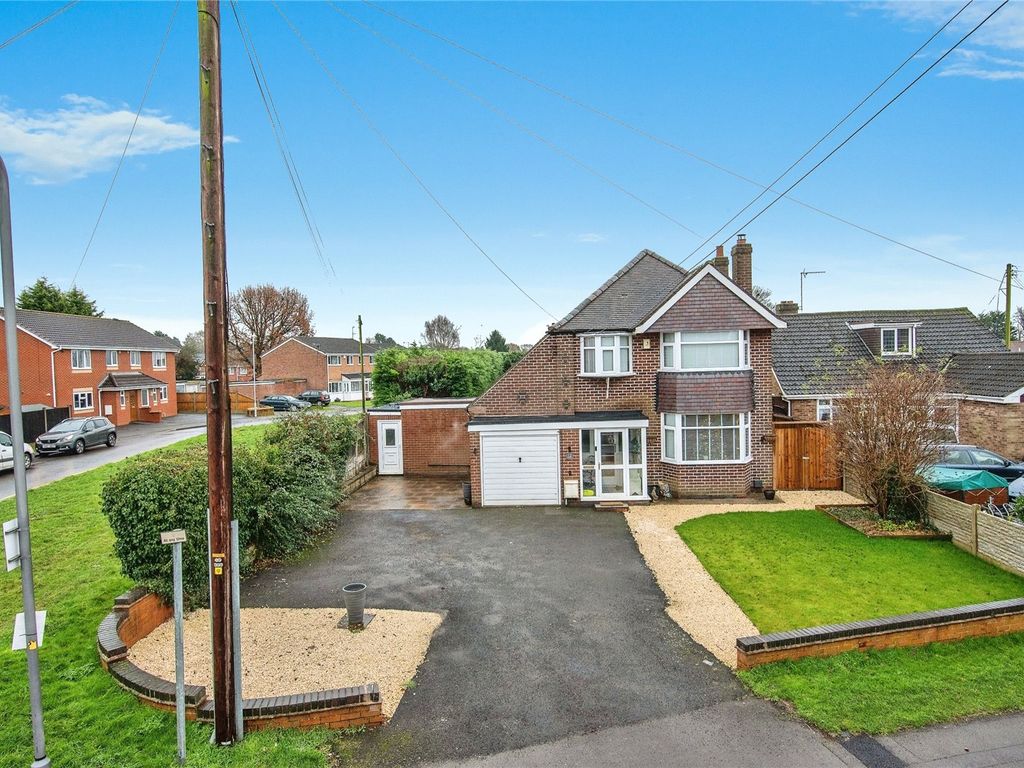 3 bed detached house for sale in Woodrow Lane, Catshill, Bromsgrove