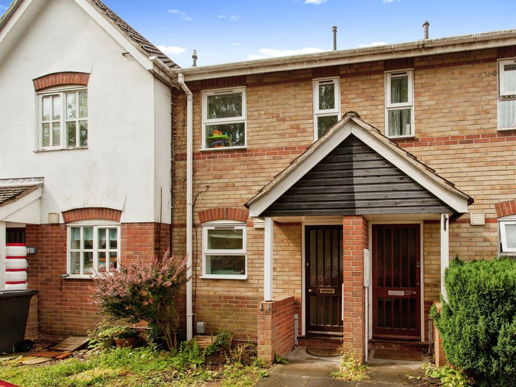 2 bed terraced house for sale in Wheelers, Great Shelford, Cambridge