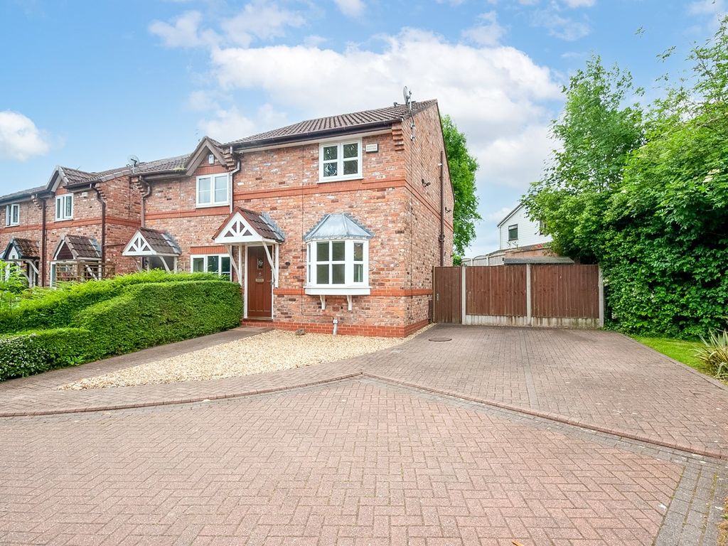 3 bed semidetached house for sale in Lowfield Gardens, Glazebury