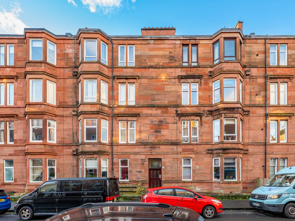 2 bed flat for sale in Dundrennan Road, Battlefield, Glasgow G42, £