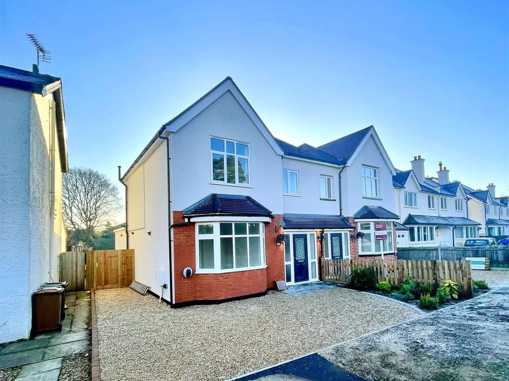 Chipstead Road, Banstead SM7  