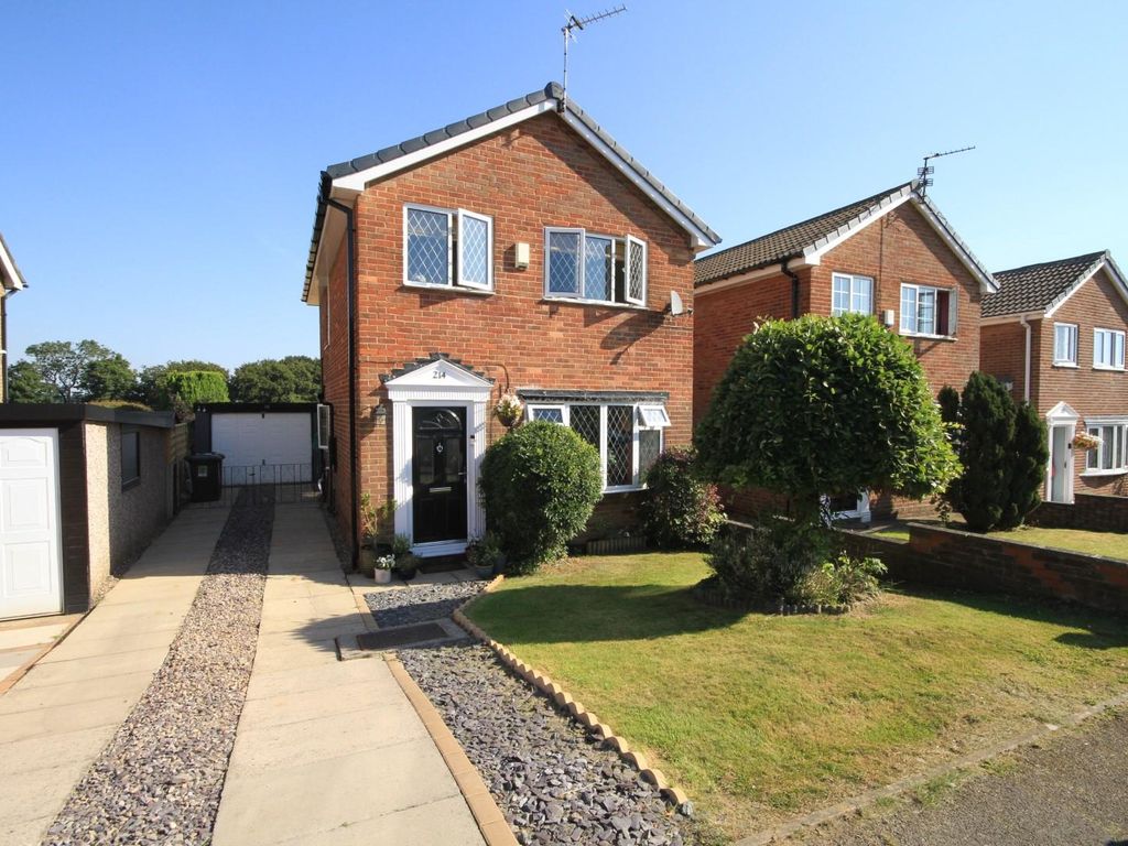 3 bed detached house for sale in Hunters Park Avenue, Clayton, Bradford