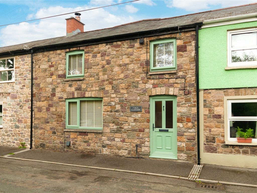 3 bed terraced house for sale in Heol Glantawe, Ystradgynlais, Swansea