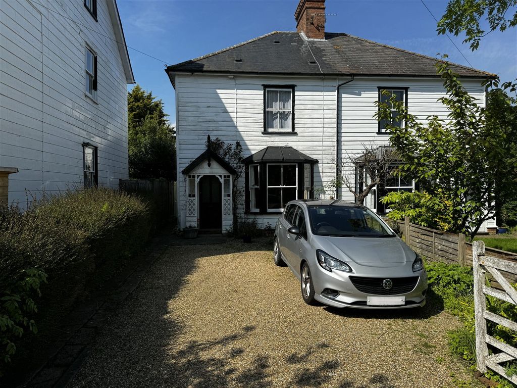 4 bed semidetached house for sale in Headcorn Road, Staplehurst