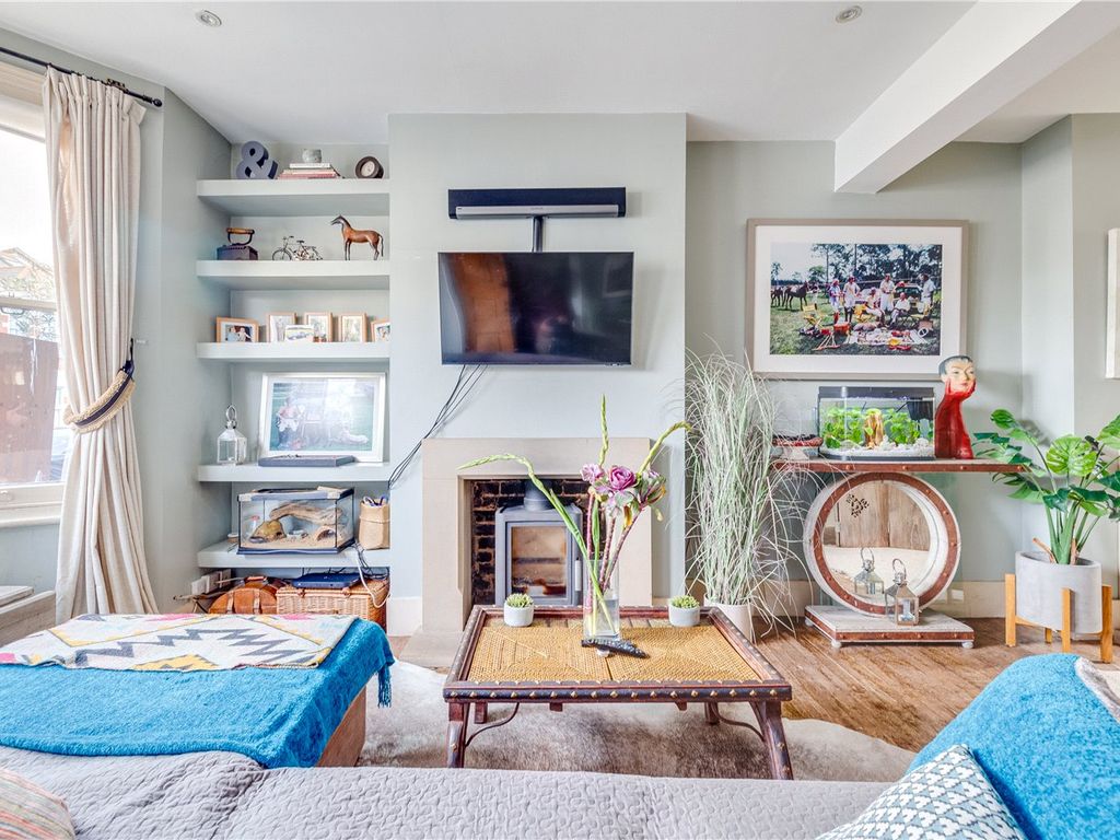 Woolneigh Street, London SW6  