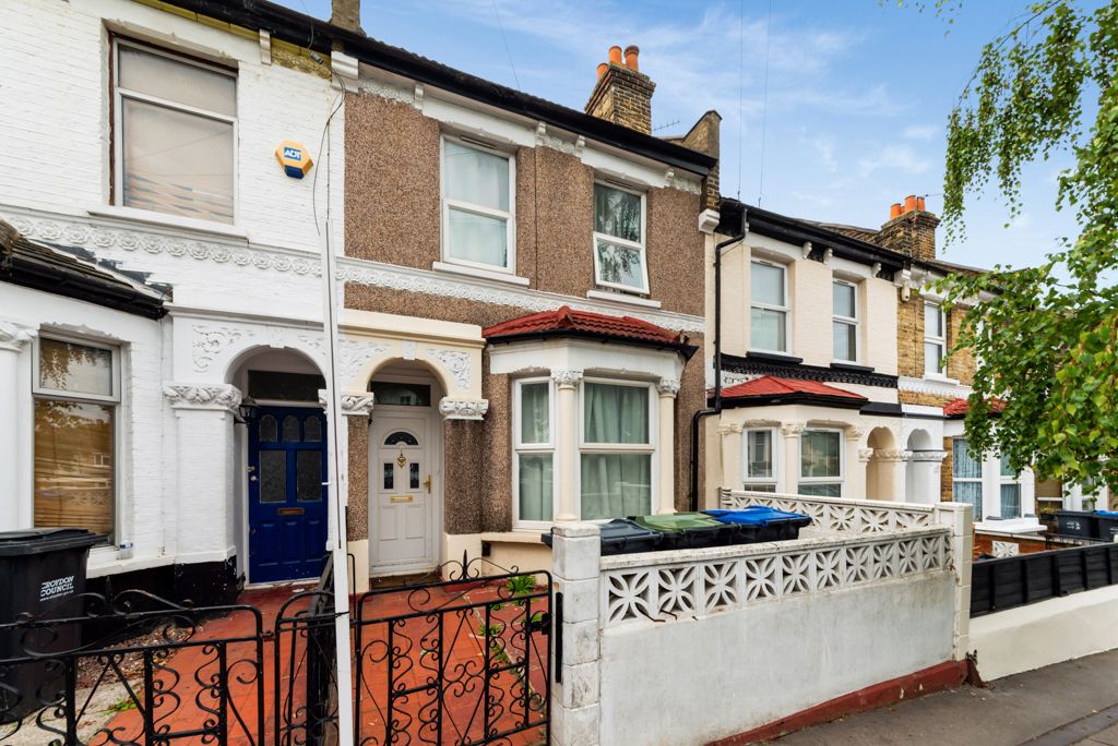 3 bed terraced house for sale in Manchester Road, Thornton Heath CR7, £